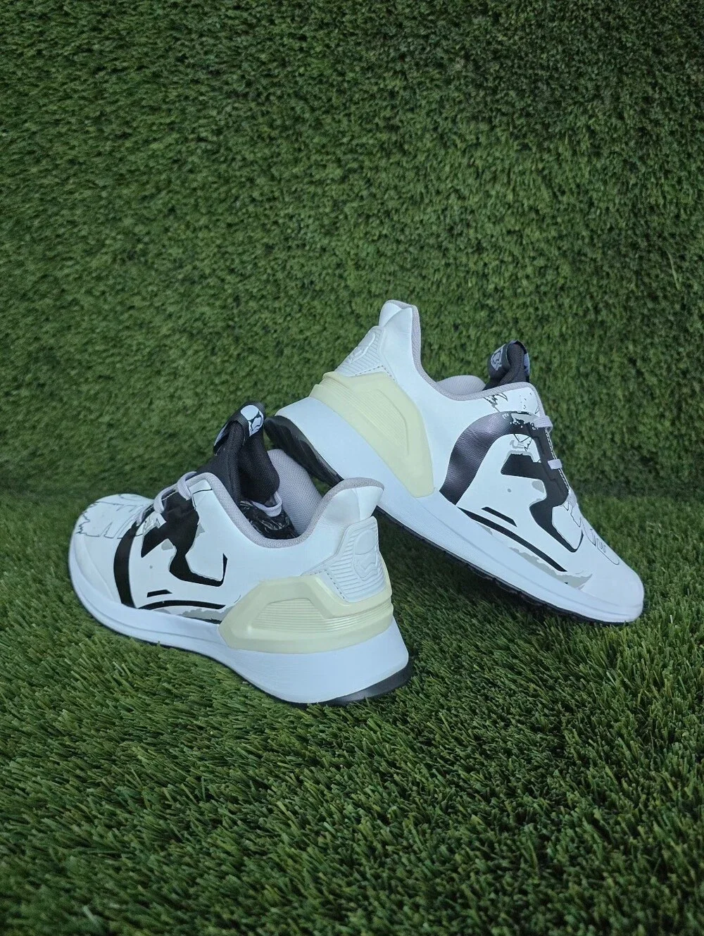 ADIDAS Star Wars Stormtrooper RapidaRun